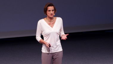 Daphne Bavelier: Your brain on video games